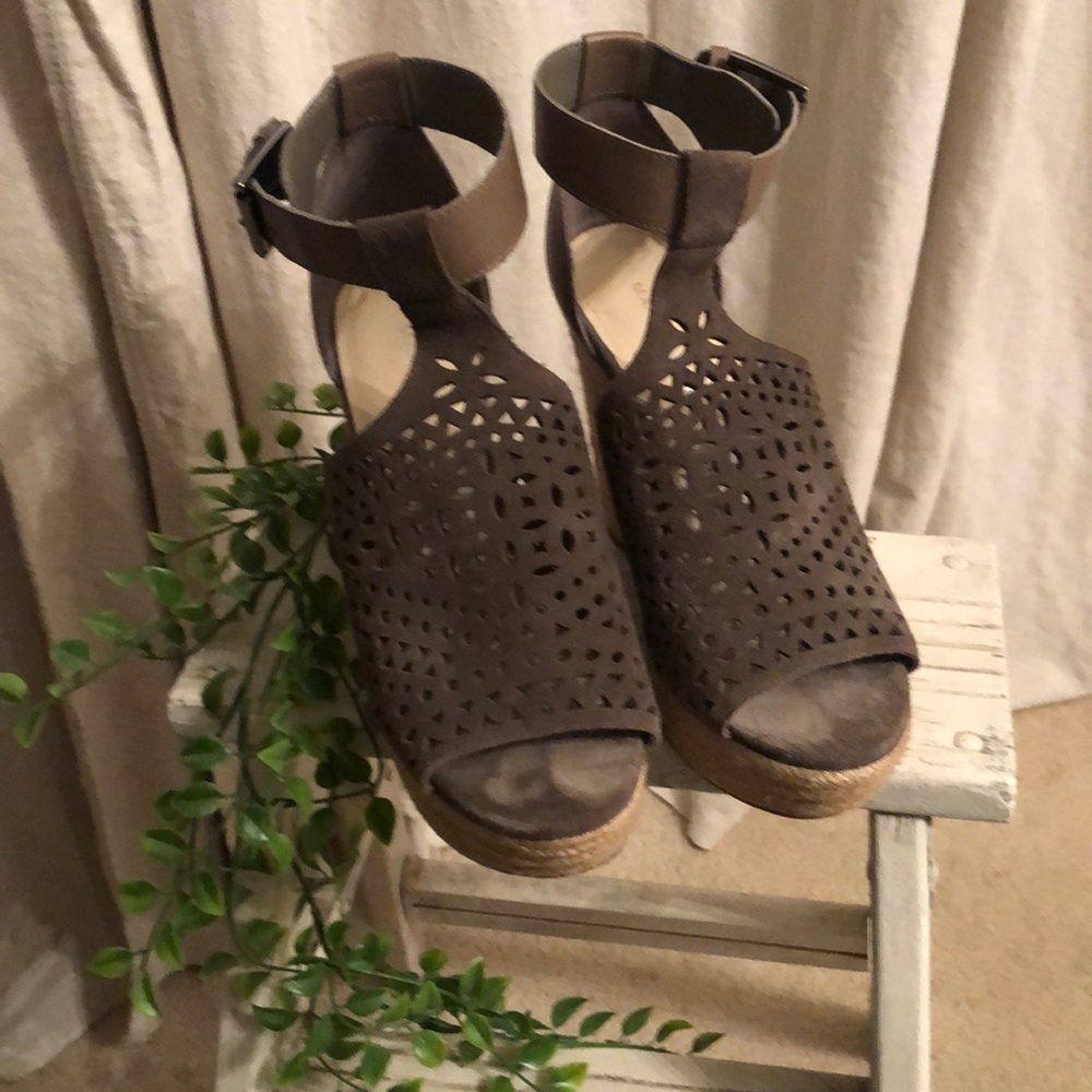 Marc Fisher Espadrilles
